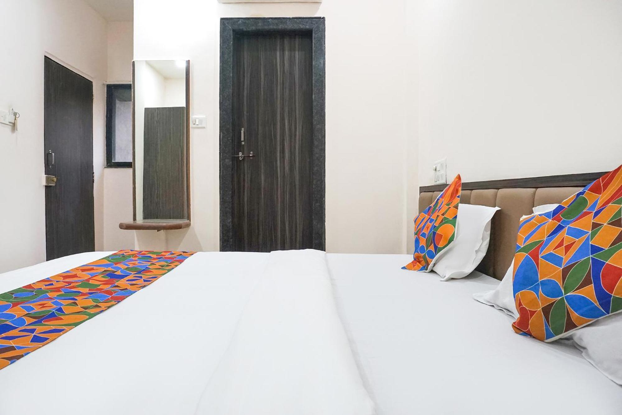 Fabhotel Rachana Residency - Nr Shivaji Nagar Metro Station 2*