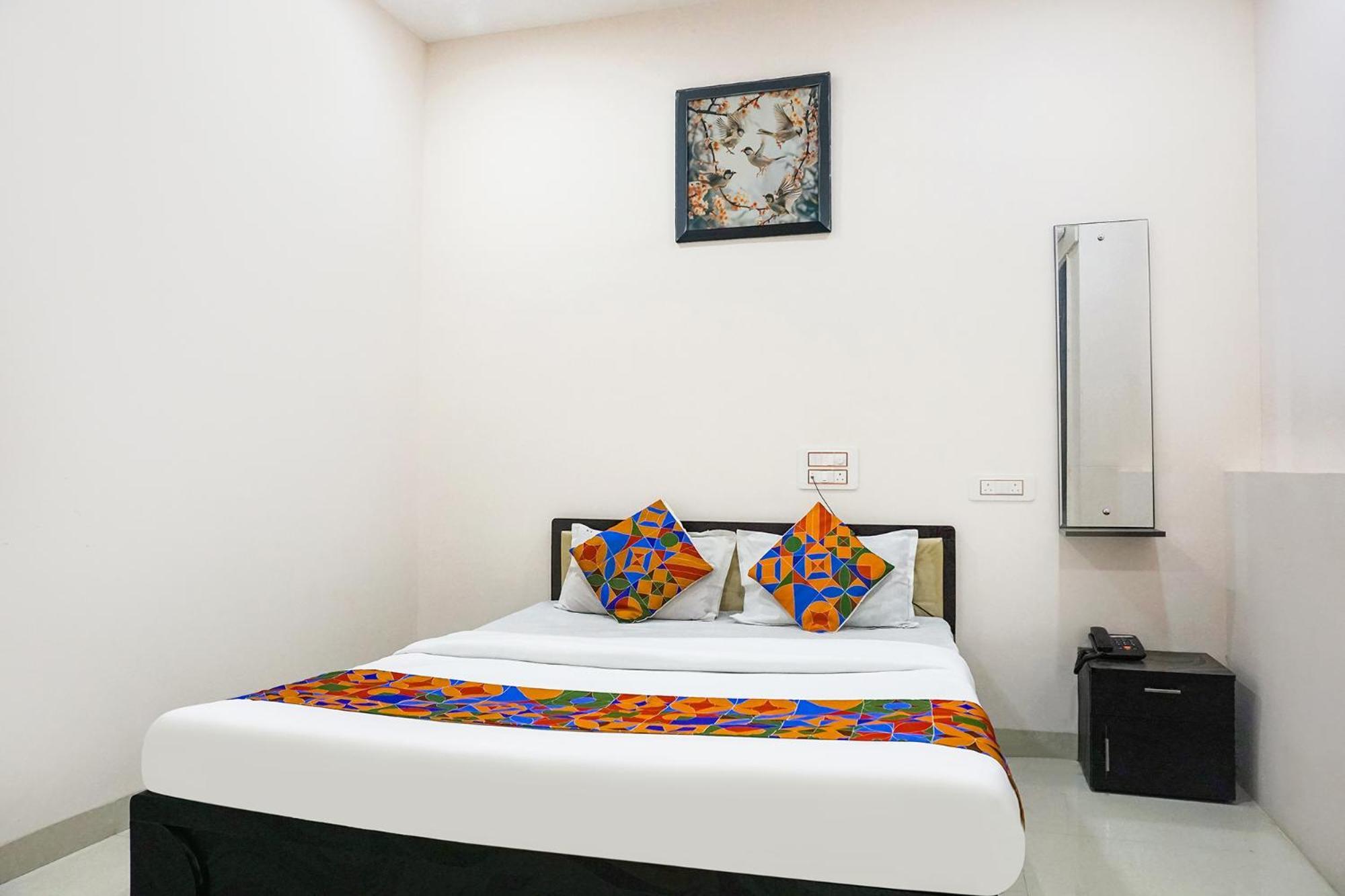 Fabhotel Rachana Residency - Nr Shivaji Nagar Metro Station Hotel