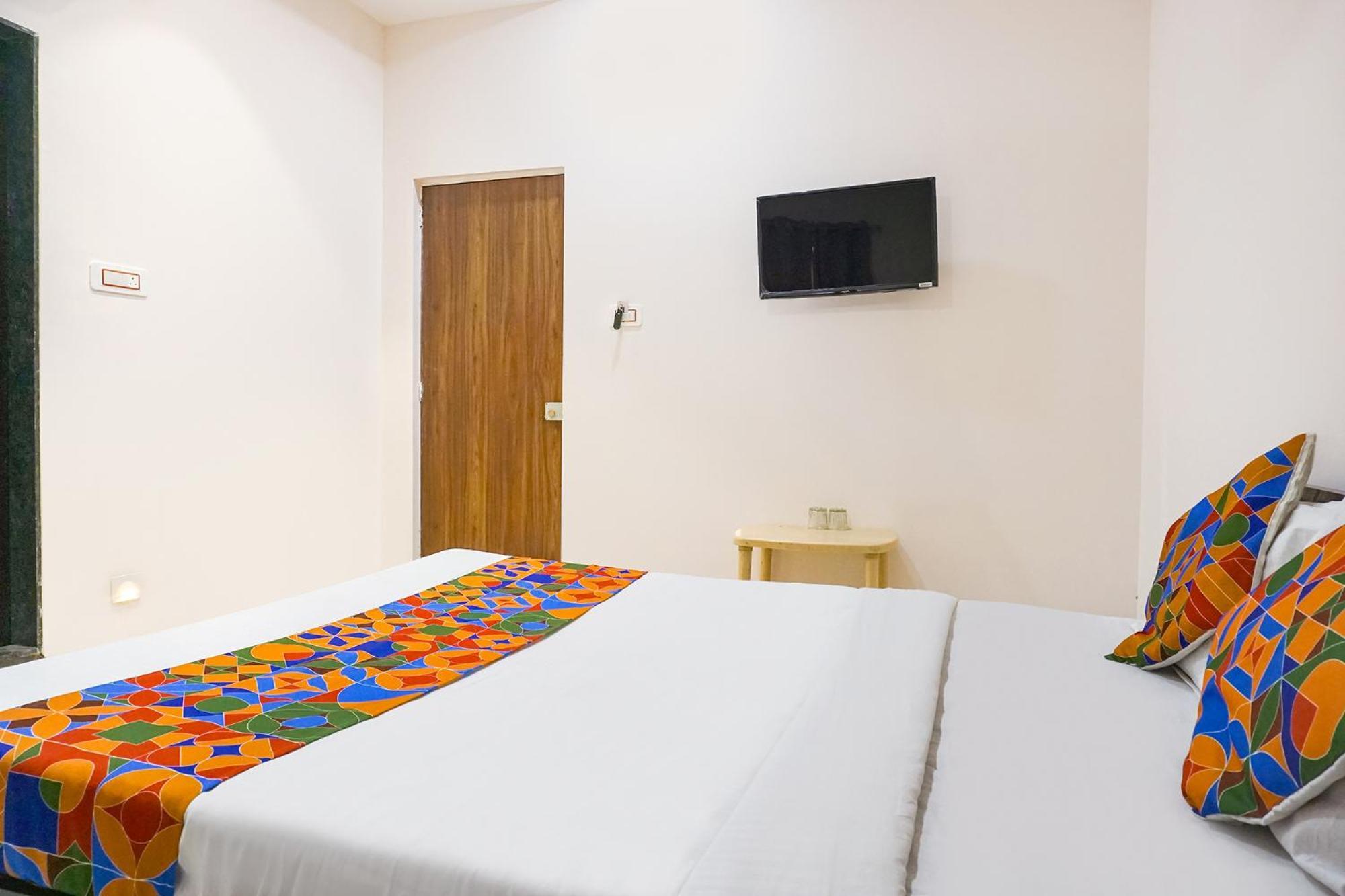 Fabhotel Rachana Residency - Nr Shivaji Nagar Metro Station Hotel