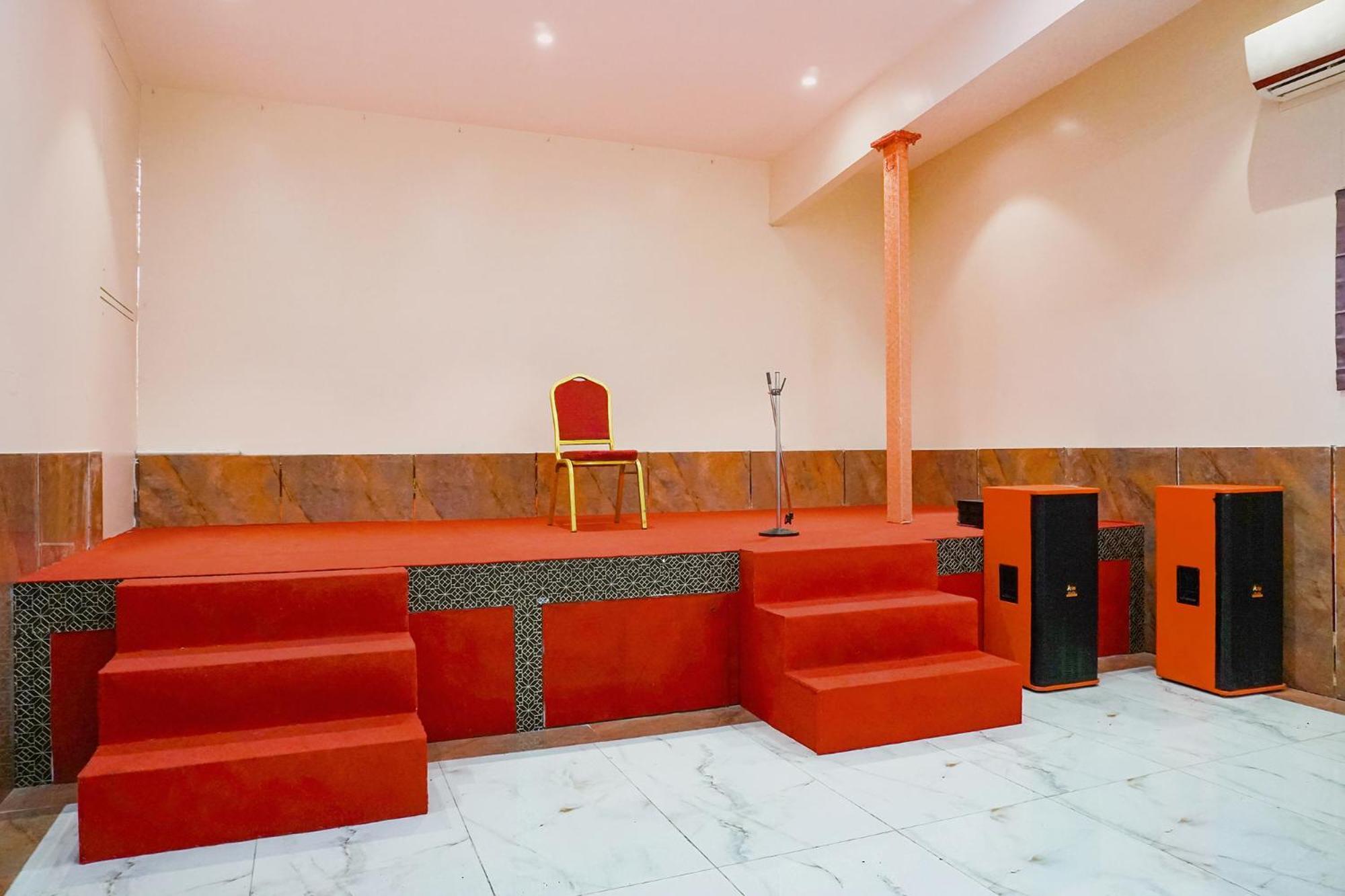 Hotel Fabhotel Rachana Residency - Nr Shivaji Nagar Metro Station 2*